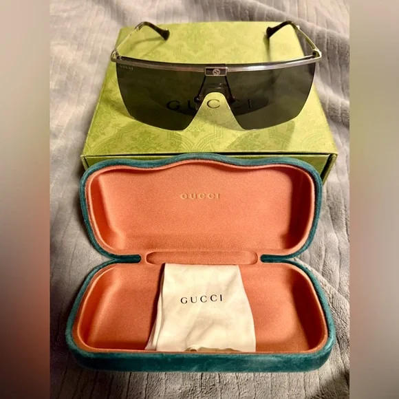 Gucci sunglasses authenticated - Picture 2 of 7